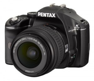 Pentax представил бюджетную фотокамеру Pentax K2000
