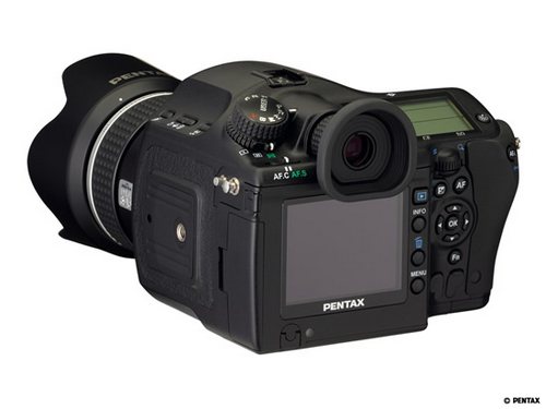 Среднеформатная камера Pentax 645D