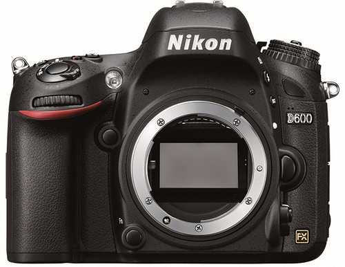 Nikon D600 - легкая полнокадровая фотокамера