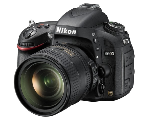 Nikon D600 - легкая полнокадровая фотокамера