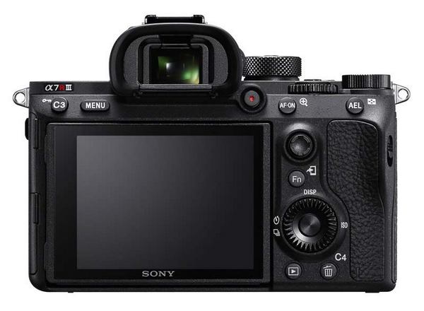 Sony представила системную камеру Sony A7R III