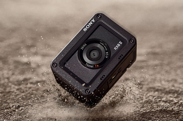 Sony RX0 II - ультракомпактная камера с 4К видео и откидным экраном